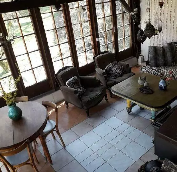 Aamiaismajoitus (B&B) Dependance Du Moulin Galuzot