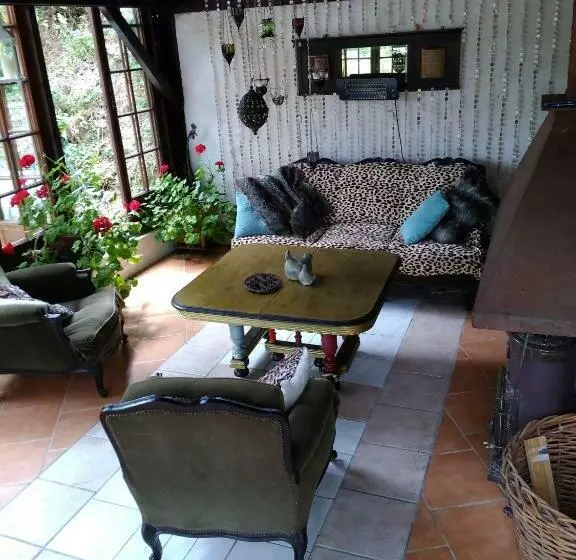 Aamiaismajoitus (B&B) Dependance Du Moulin Galuzot