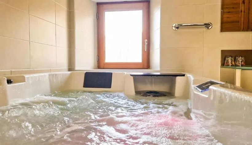 ベッドアンドブレックファースト Les Clarines Perceneige   Chambre D Hôtes Vue Sur Montagne