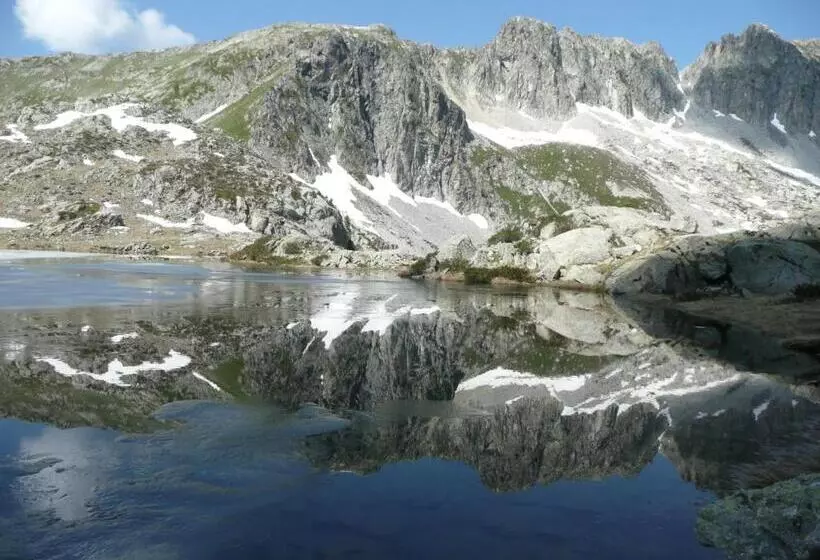 ベッドアンドブレックファースト Les Clarines Perceneige   Chambre D Hôtes Vue Sur Montagne