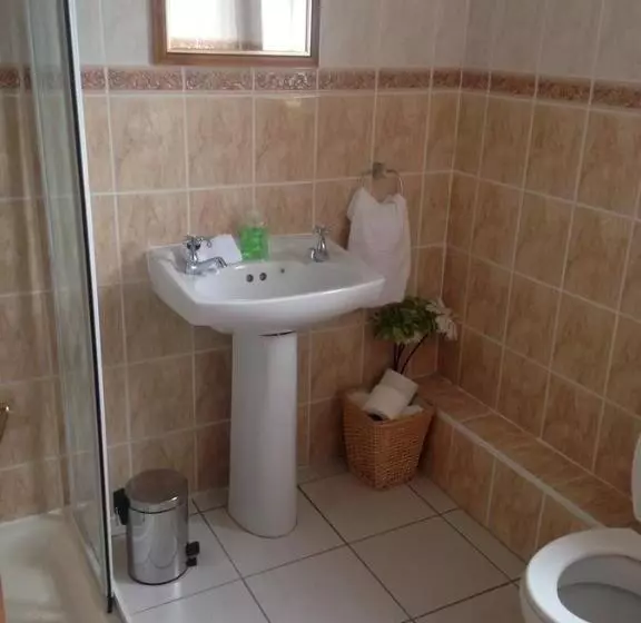 Heeneys Lodge B&b