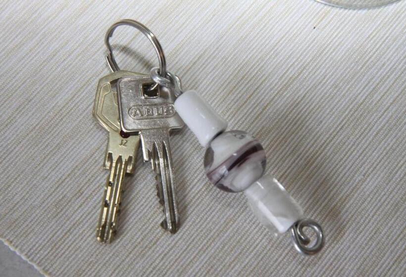 膳宿费 Famos Schlafen