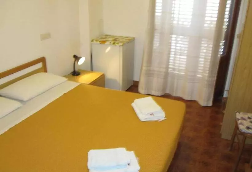 پانسیون Villa Rosa