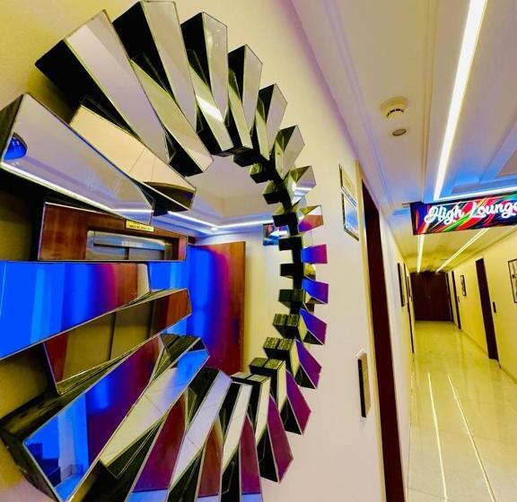 هتل Superia Grand