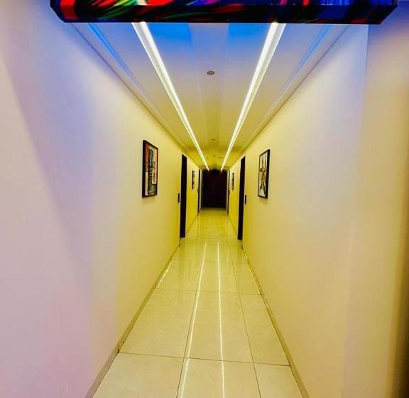 هتل Superia Grand