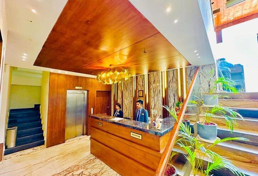 هتل Superia Grand