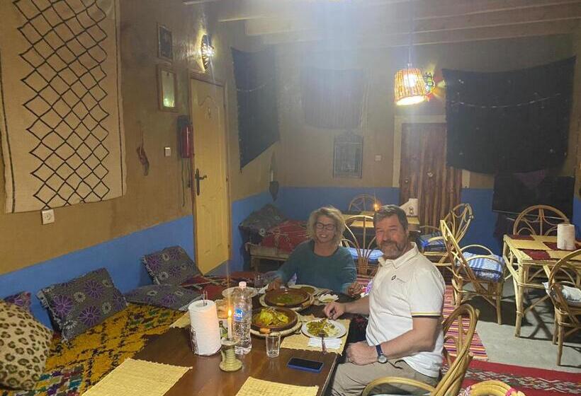 هاستل Auberge & Restaurant Agaudal