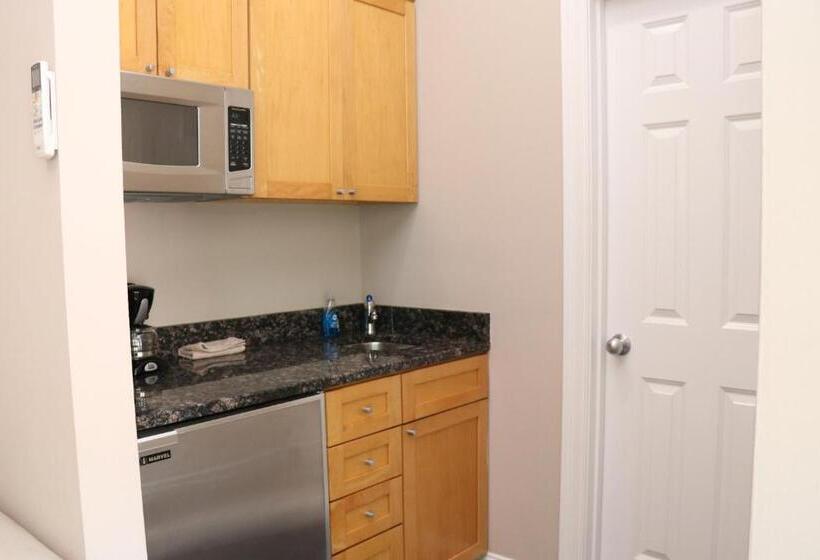 Heart Of South End, Convenient, Comfy Studio #22