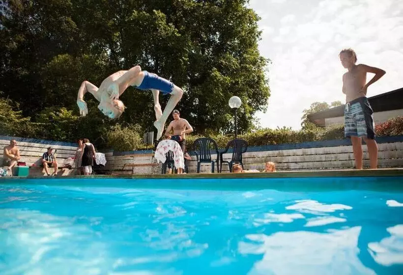 Allégården Kastlösa Vandrarhem