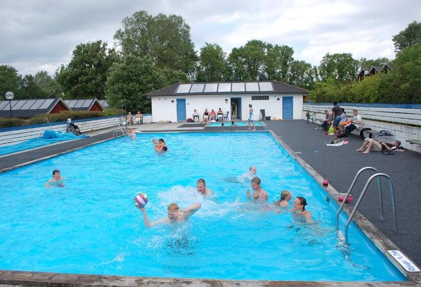 Allégården Kastlösa Vandrarhem