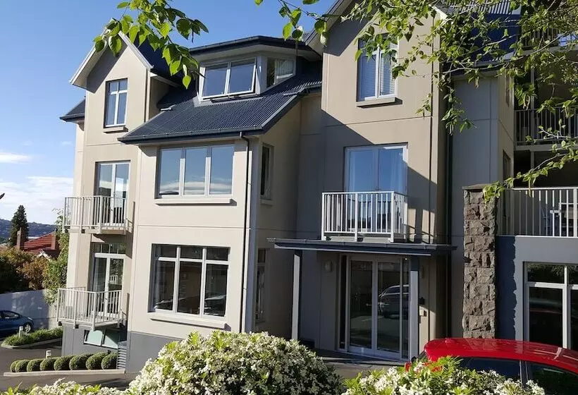 Hotel Bluestone On George