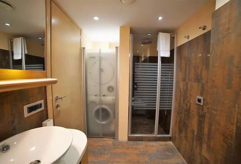 هتل Deris Bosphorus Lodge