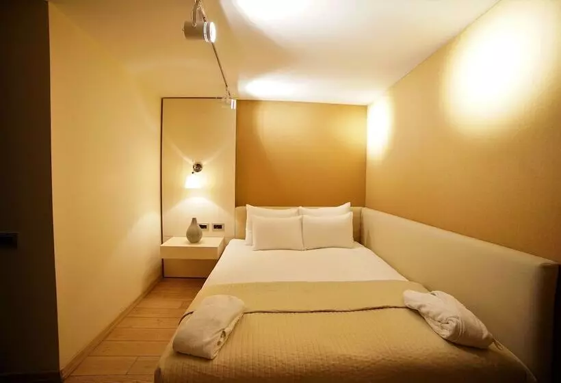 هتل Deris Bosphorus Lodge