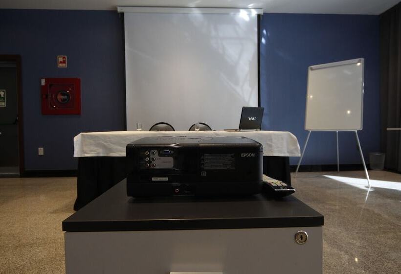 호텔 Feira Pedra Bela