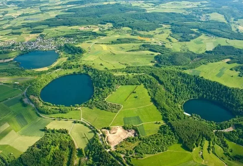 هتل Maarium Meerfeld