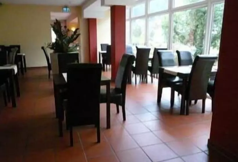 هتل Maarium Meerfeld