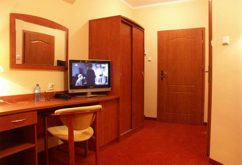 ホテル Maxim Kwidzyn