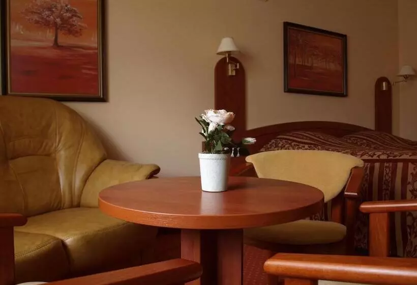 호텔 Maxim Kwidzyn