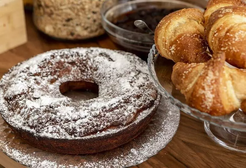 Отель Mediterraneo