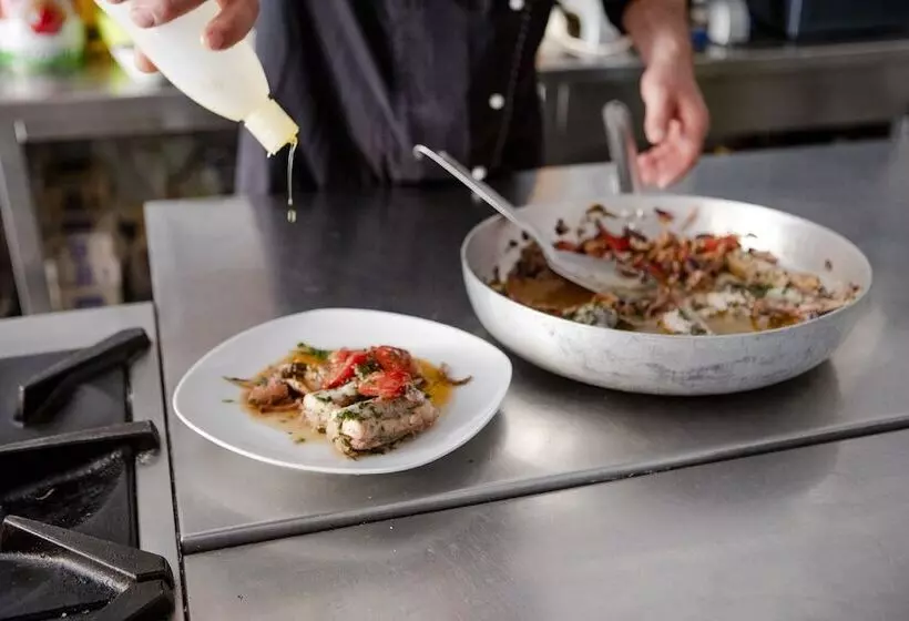 Отель Mediterraneo