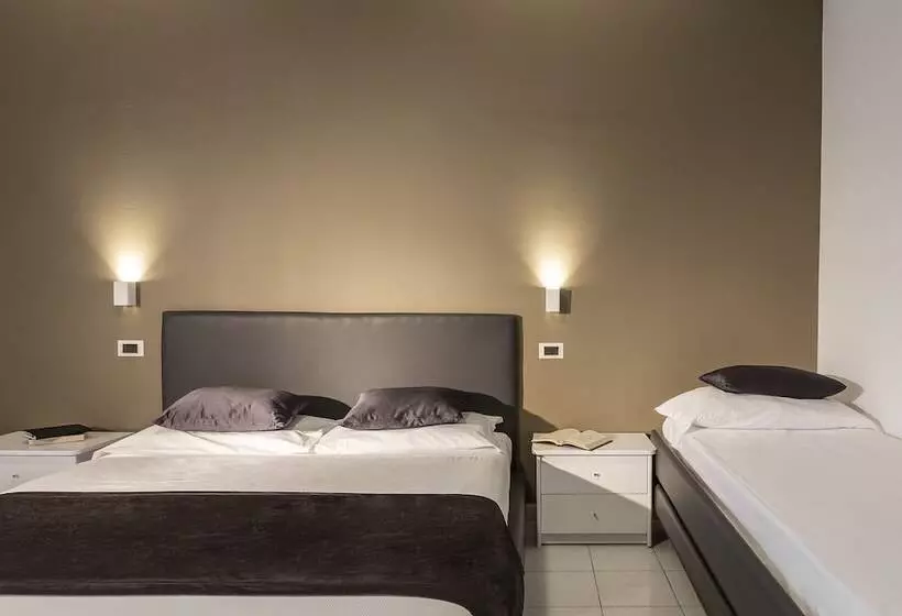 Отель Mediterraneo