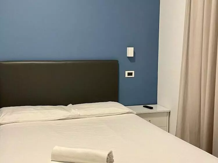 Отель Mediterraneo