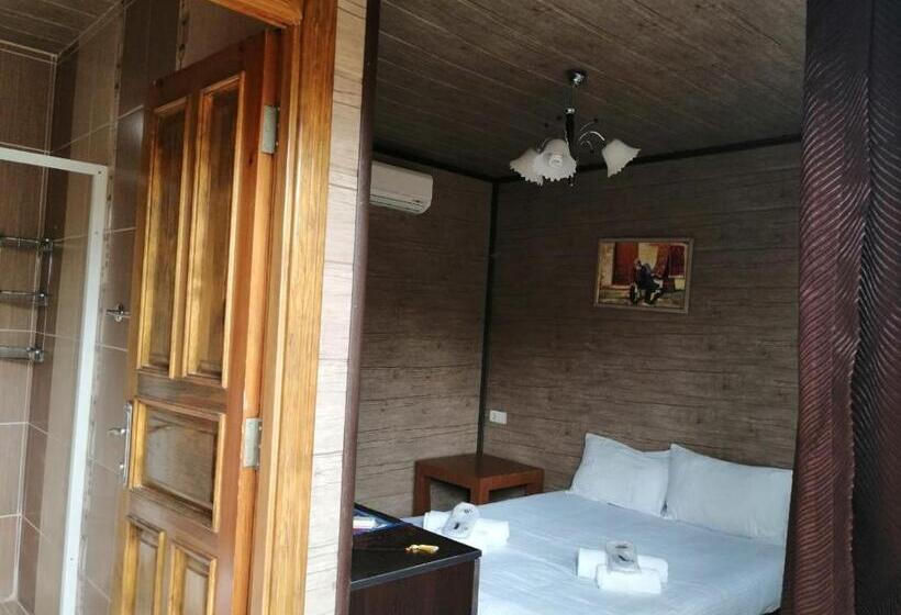 هتل Seven Rock Cave