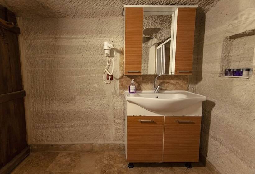 هتل Seven Rock Cave