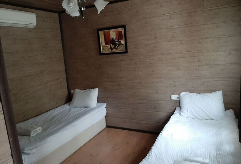 هتل Seven Rock Cave