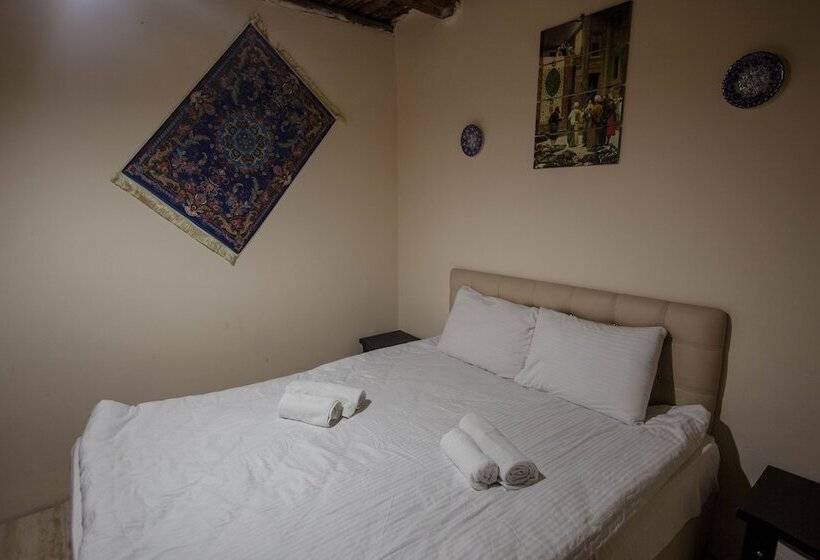 هتل Seven Rock Cave