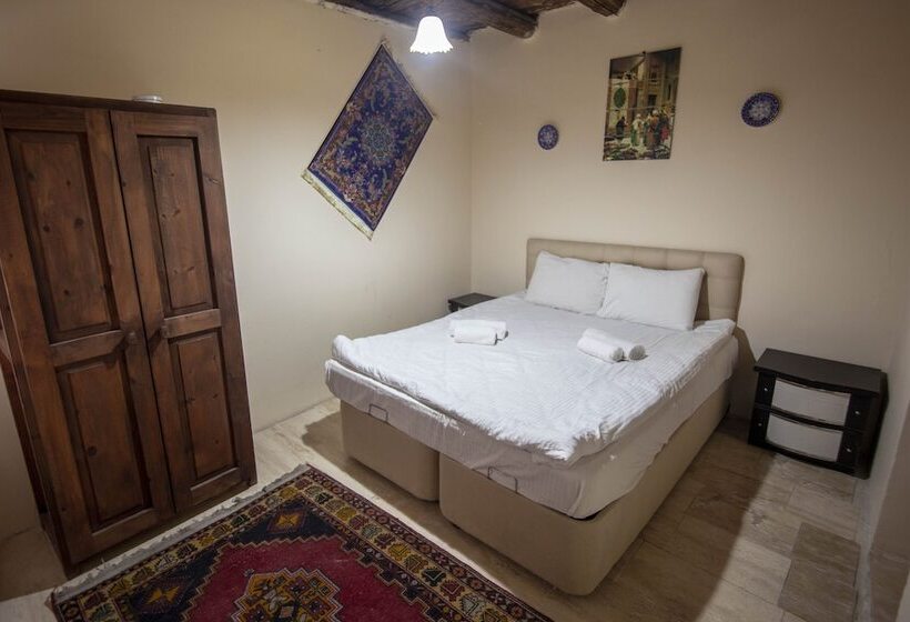 هتل Seven Rock Cave