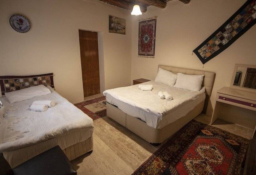 هتل Seven Rock Cave