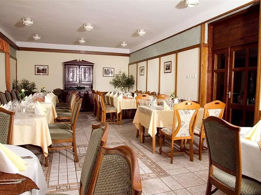 Hotell Svájci Lak - Swiss Lodge