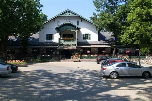 Hotell Svájci Lak - Swiss Lodge