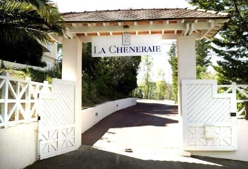 Отель Villa La Chêneraie