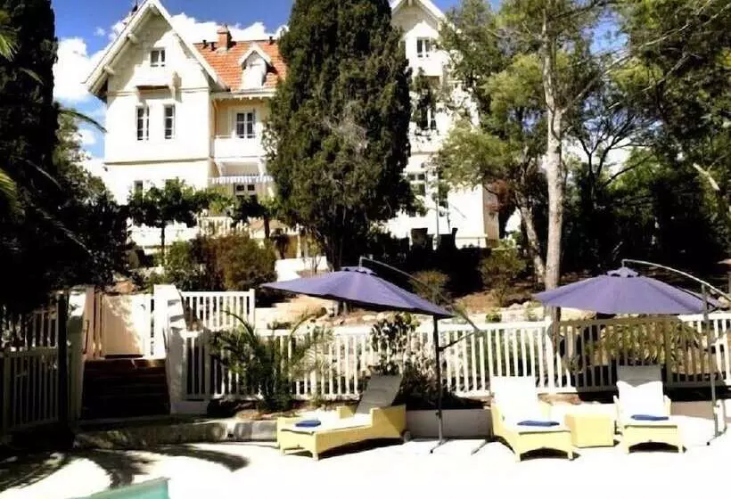 Отель Villa La Chêneraie