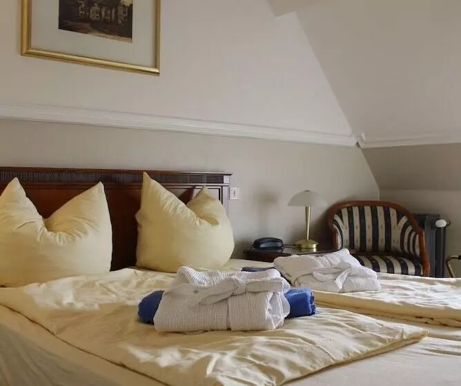 Отель Villa La Chêneraie