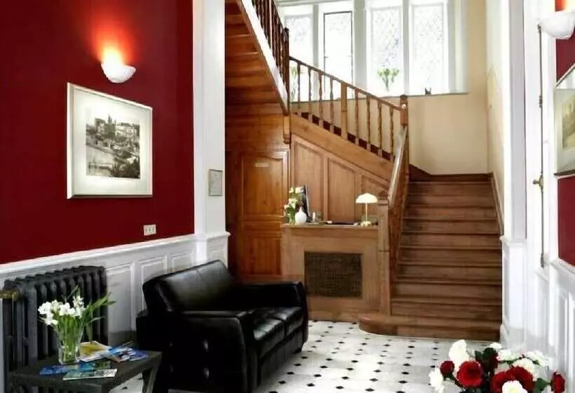 Отель Villa La Chêneraie