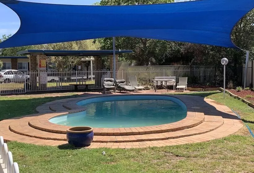 Orana Windmill Motel