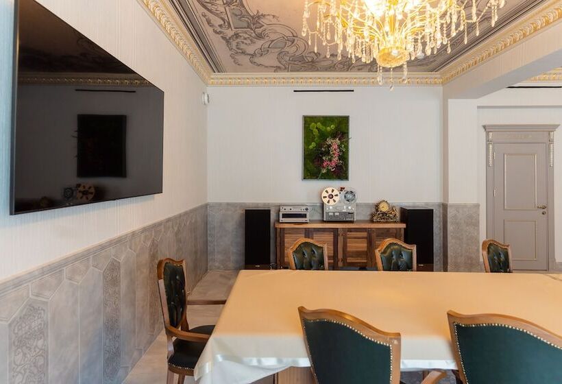 W Regal Boutique Hotel&spa