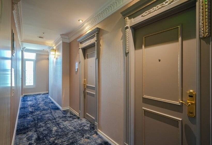 W Regal Boutique Hotel&spa