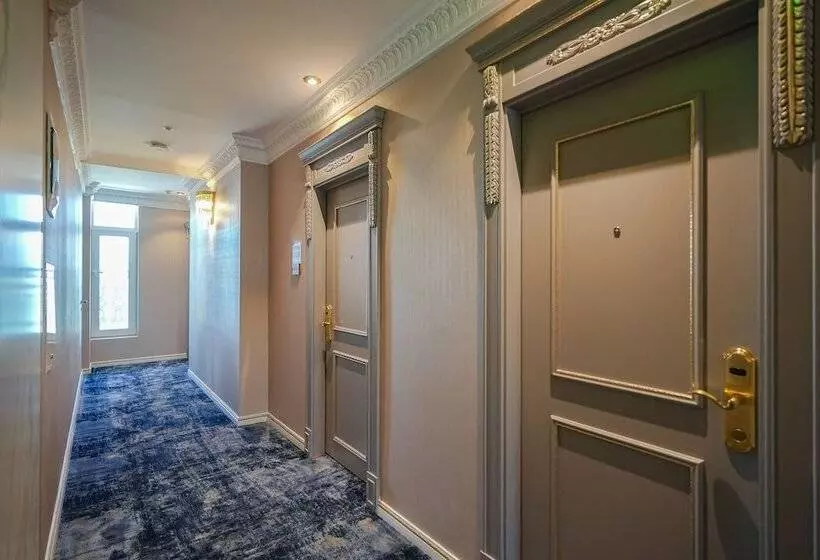 W Regal Boutique Hotel&spa