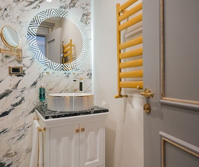 W Regal Boutique Hotel&spa