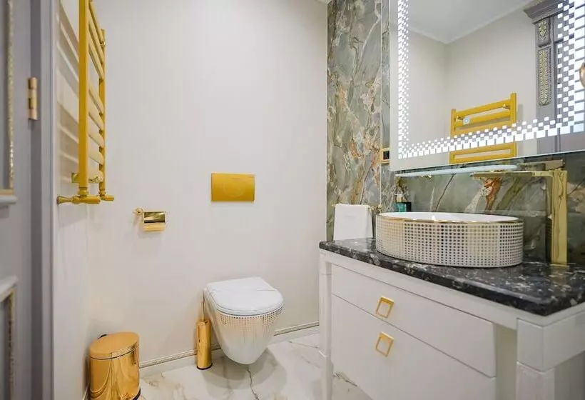 W Regal Boutique Hotel&spa