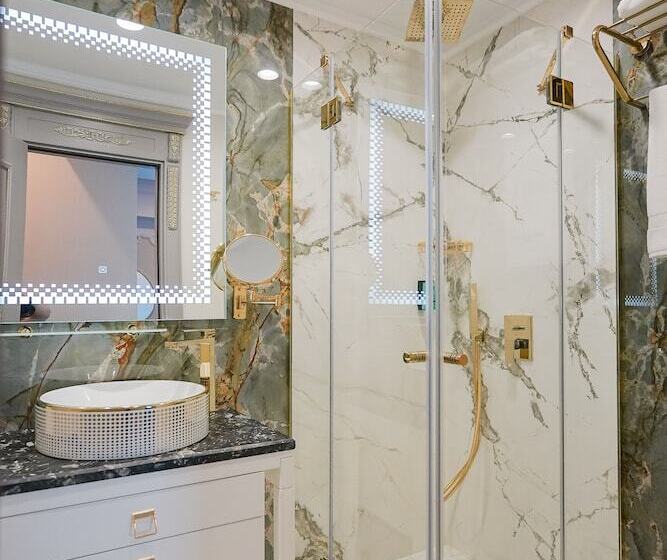 W Regal Boutique Hotel&spa