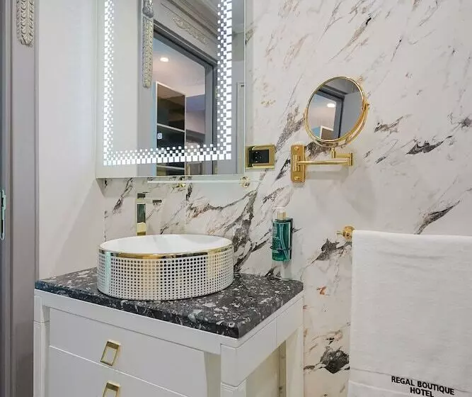 W Regal Boutique Hotel&spa