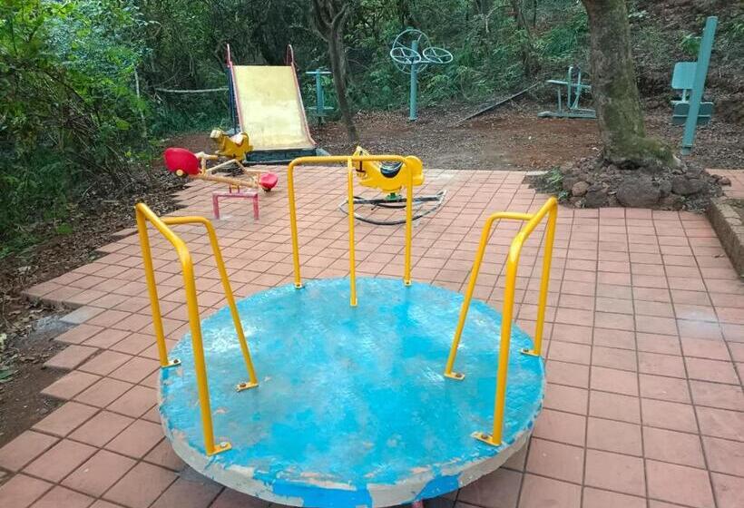 בית מלון כפרי Advait Resort, Kshetra Mahabaleshwar