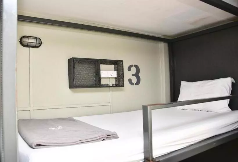 ユースホステル Mad Monkey Bangkok