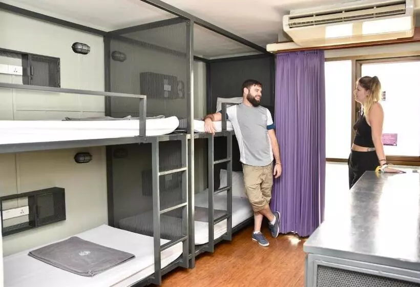 ユースホステル Mad Monkey Bangkok