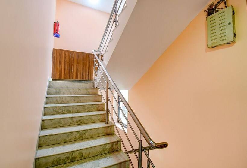 酒店 Super Collection O Park Circus Formerly Imperio